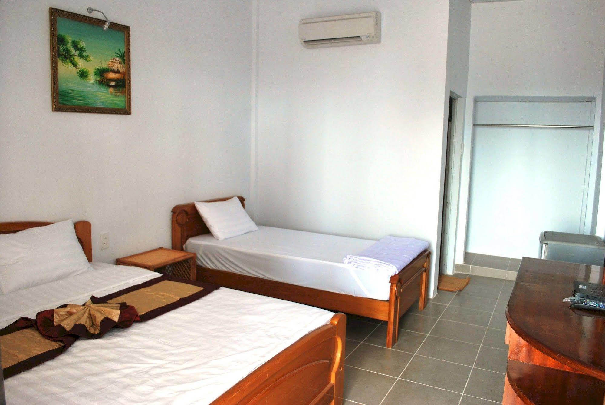Phi Yen Hotel Chi Khu Co Ong Exterior photo