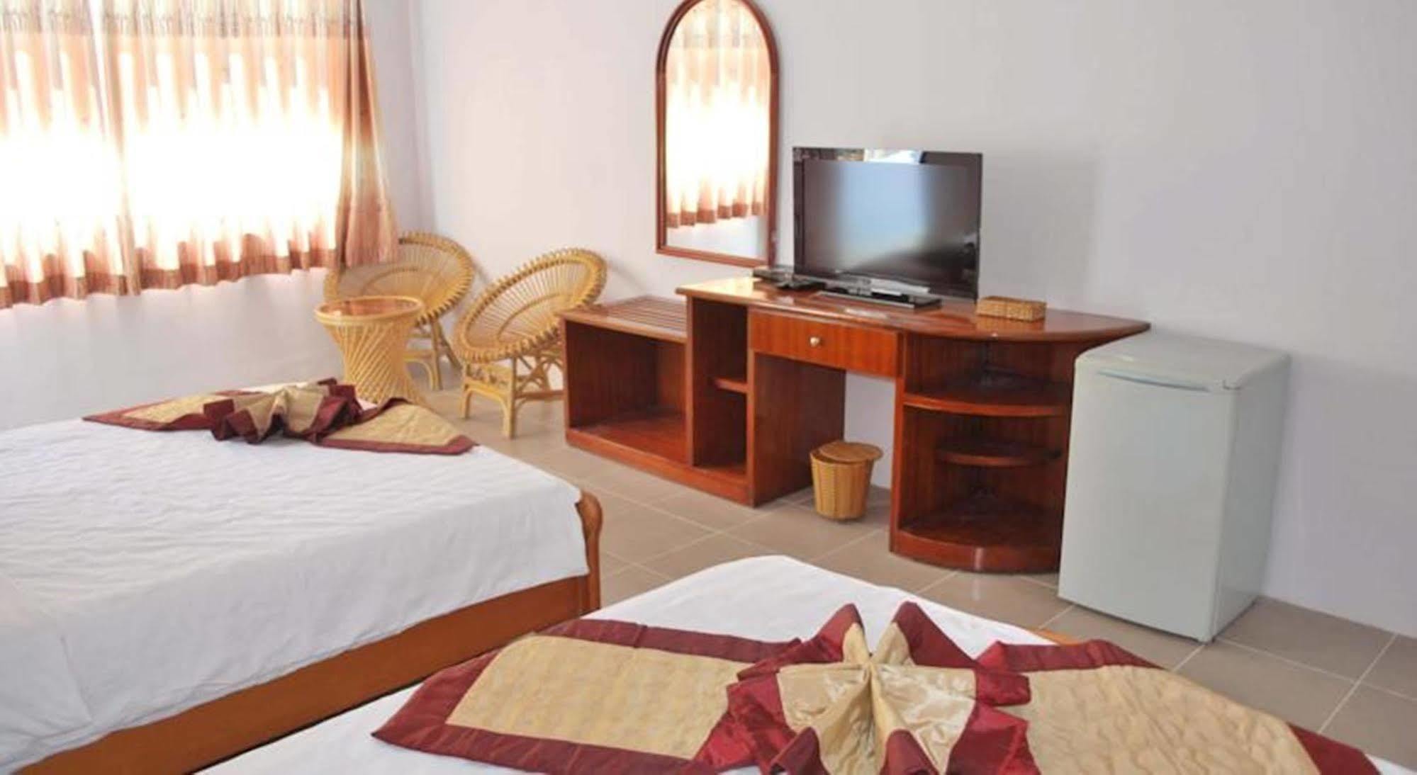 Phi Yen Hotel Chi Khu Co Ong Exterior photo